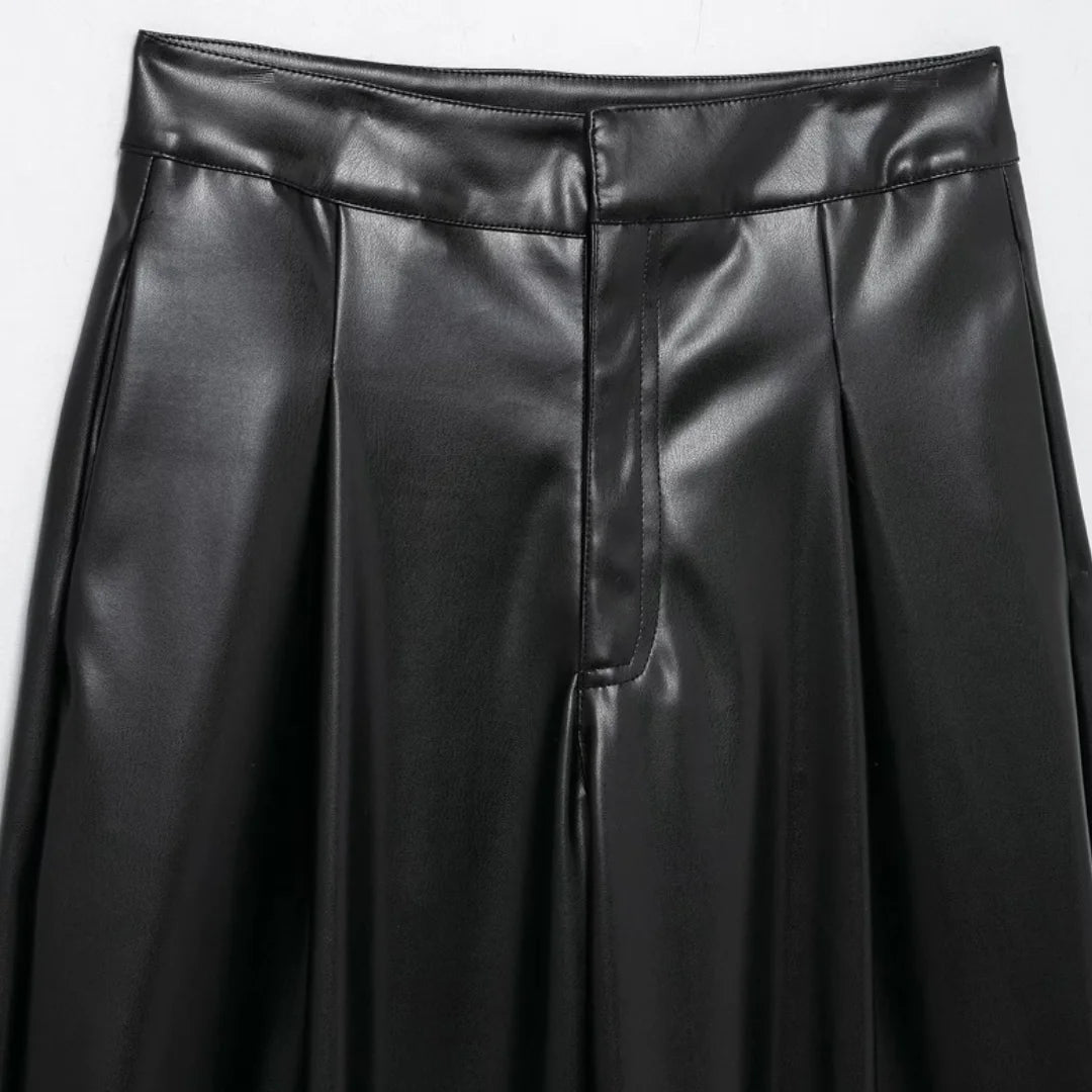 Livia Lederhose - Lynara